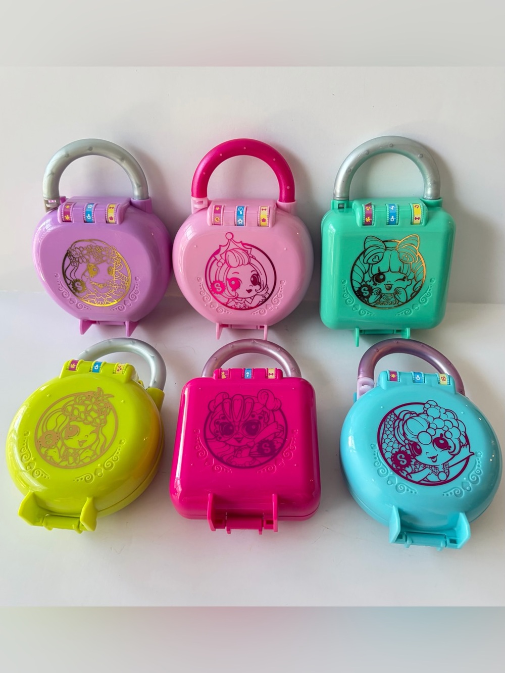 Shopkins Lil' Secrets Mini Playsets - lot of 6